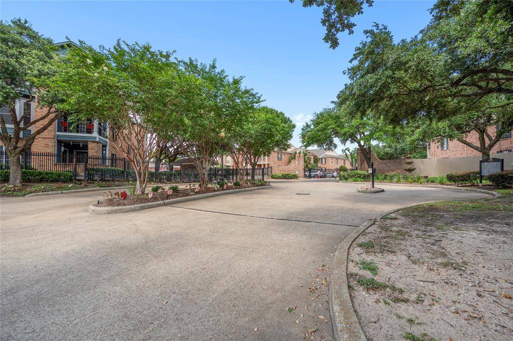 Houston, TX 77030,2255 Braeswood Park DR #184