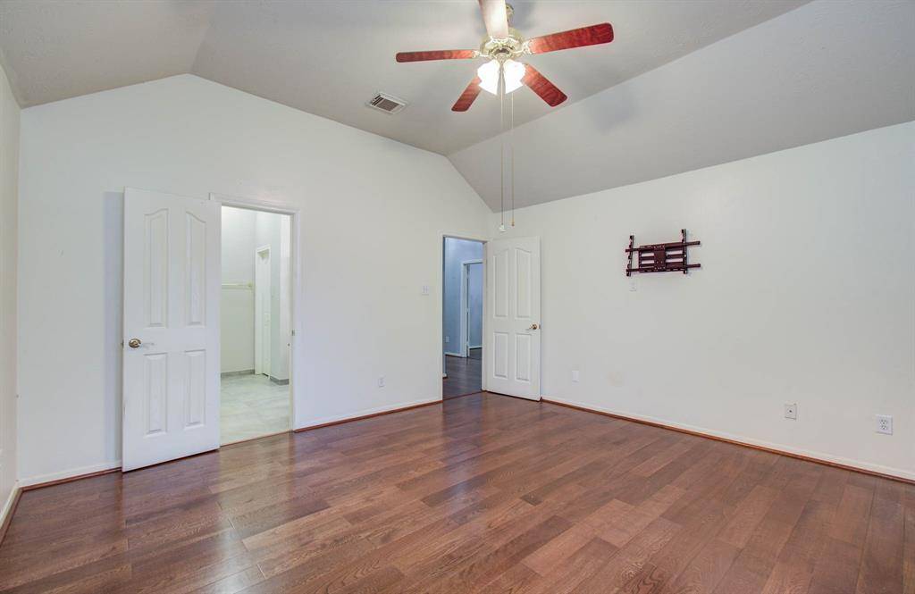 La Porte, TX 77571,9540 Dry Springs DR