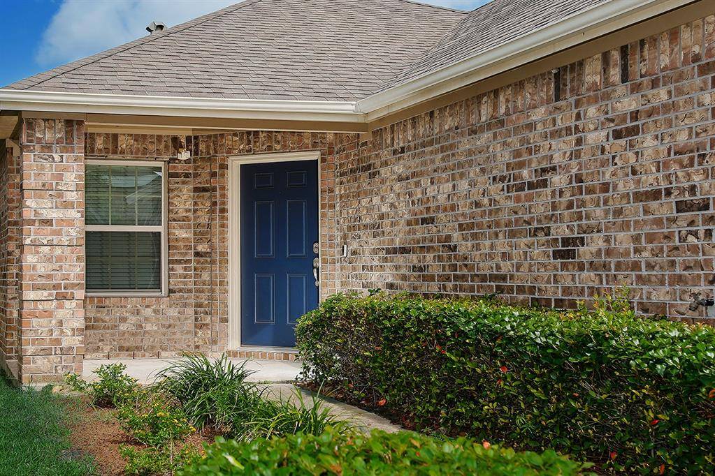 Dickinson, TX 77539,6874 Catalpa Bluff LN