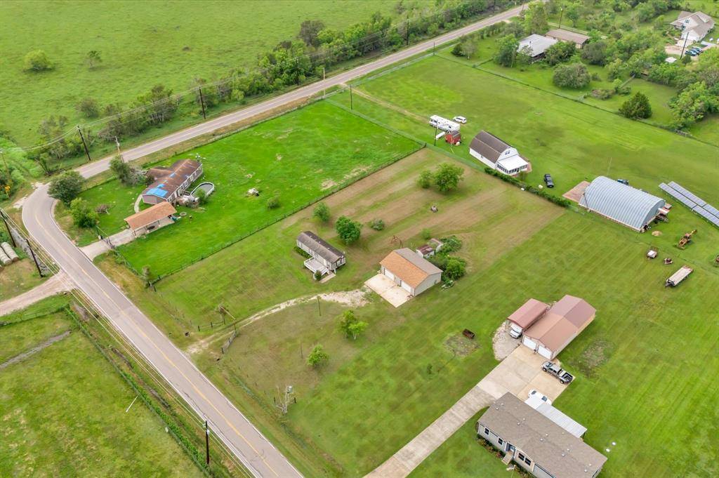 Rosharon, TX 77583,9302 County Road 172