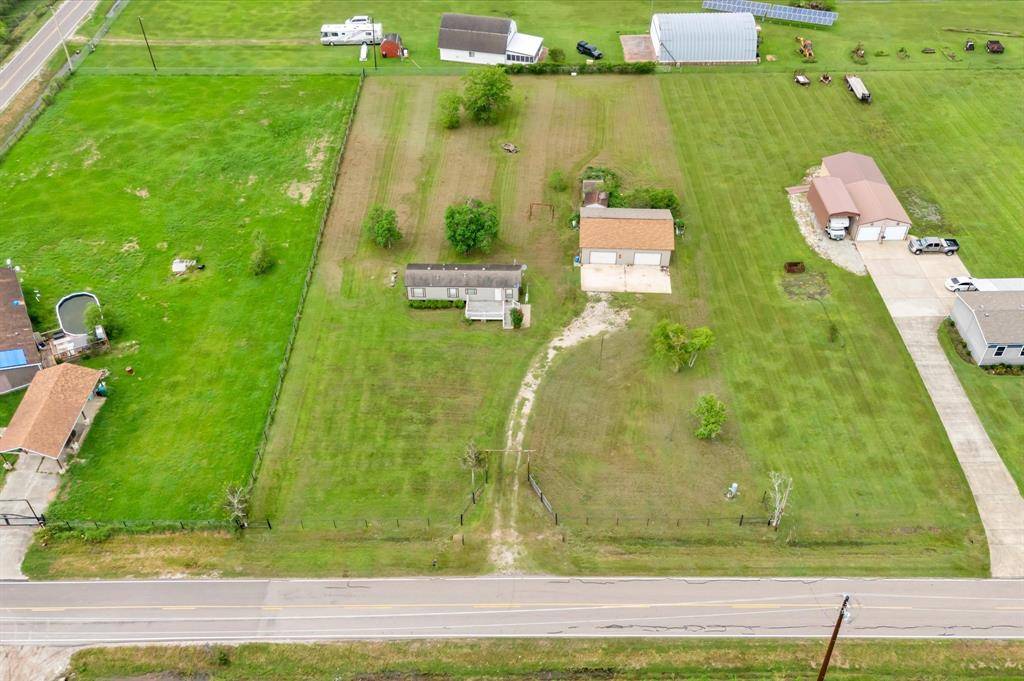 Rosharon, TX 77583,9302 County Road 172