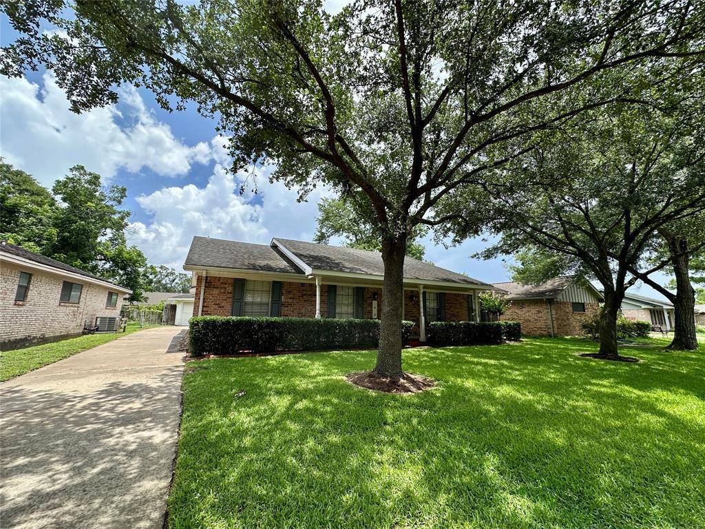 Houston, TX 77092,5818 Birchmont DR