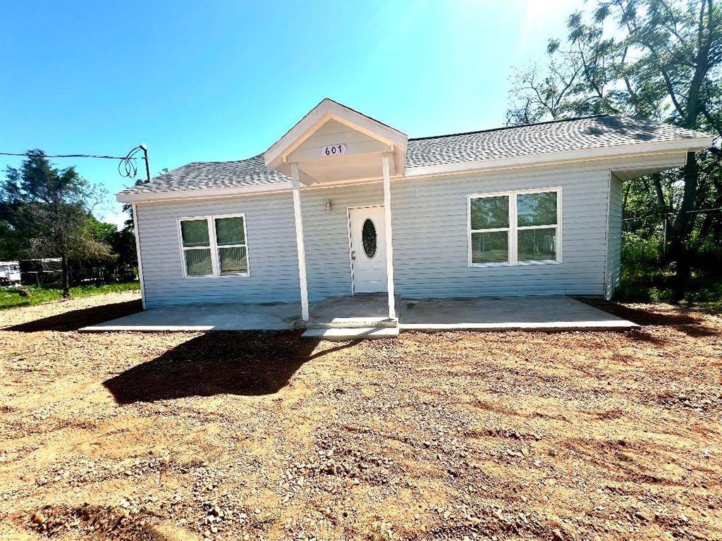 Snook, TX 77878,601 Armstrong