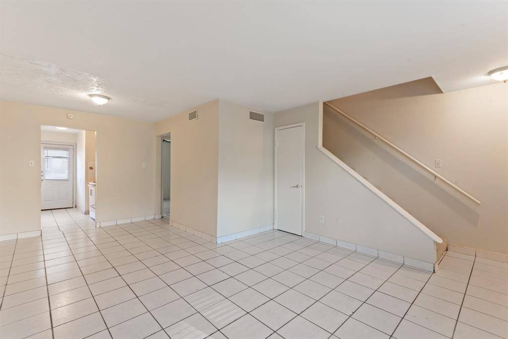 Houston, TX 77043,1701 Upland DR #226
