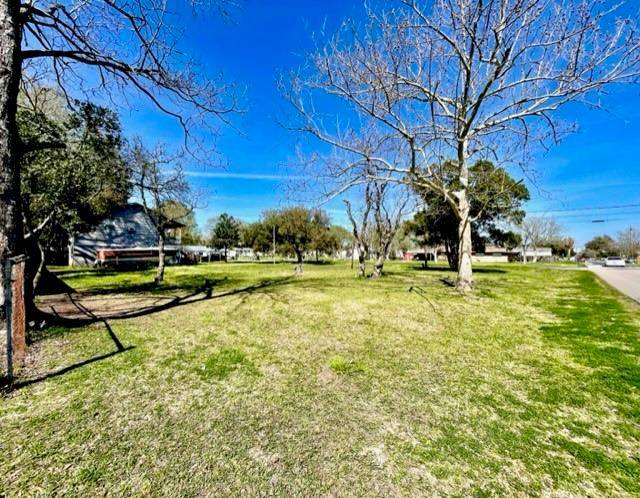 Bacliff, TX 77518,804 Avenue E