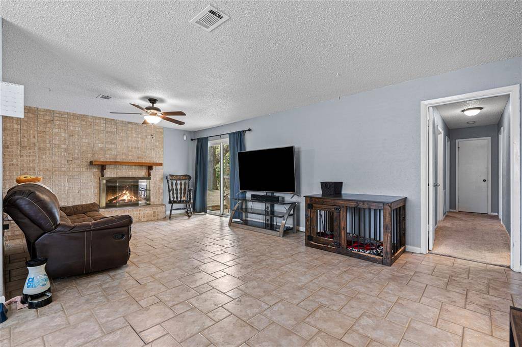 League City, TX 77573,807 Driftwood ST