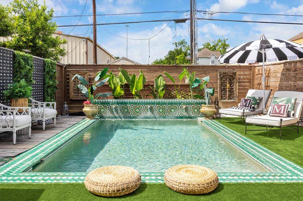 Houston, TX 77008,619 W 26th ST
