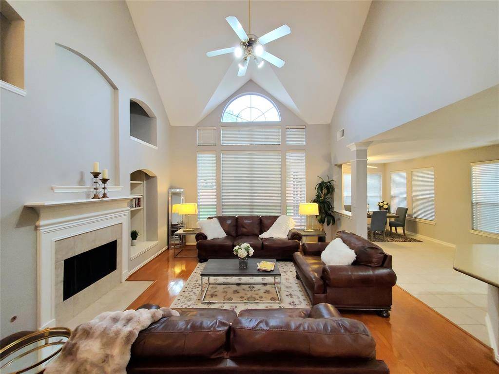 Sugar Land, TX 77479,5439 Emerald Pointe LN