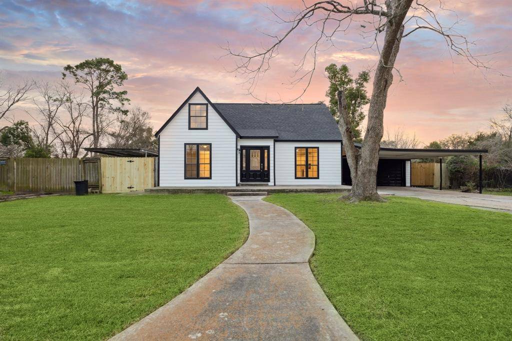 Baytown, TX 77520,1201 Olive ST