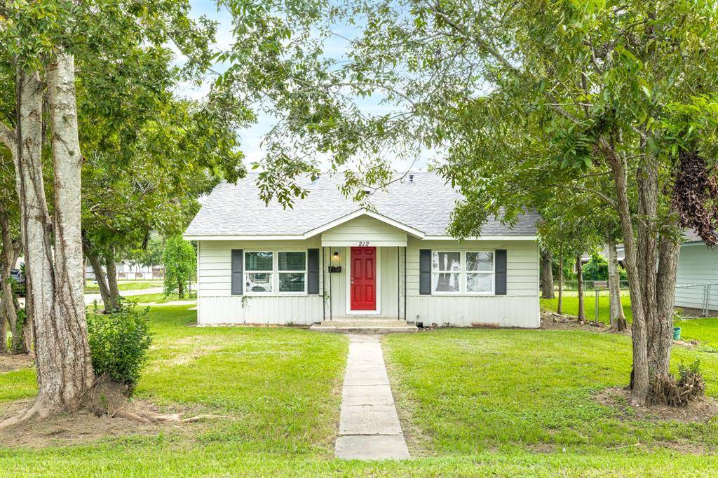 Sweeny, TX 77480,212 N Elm ST