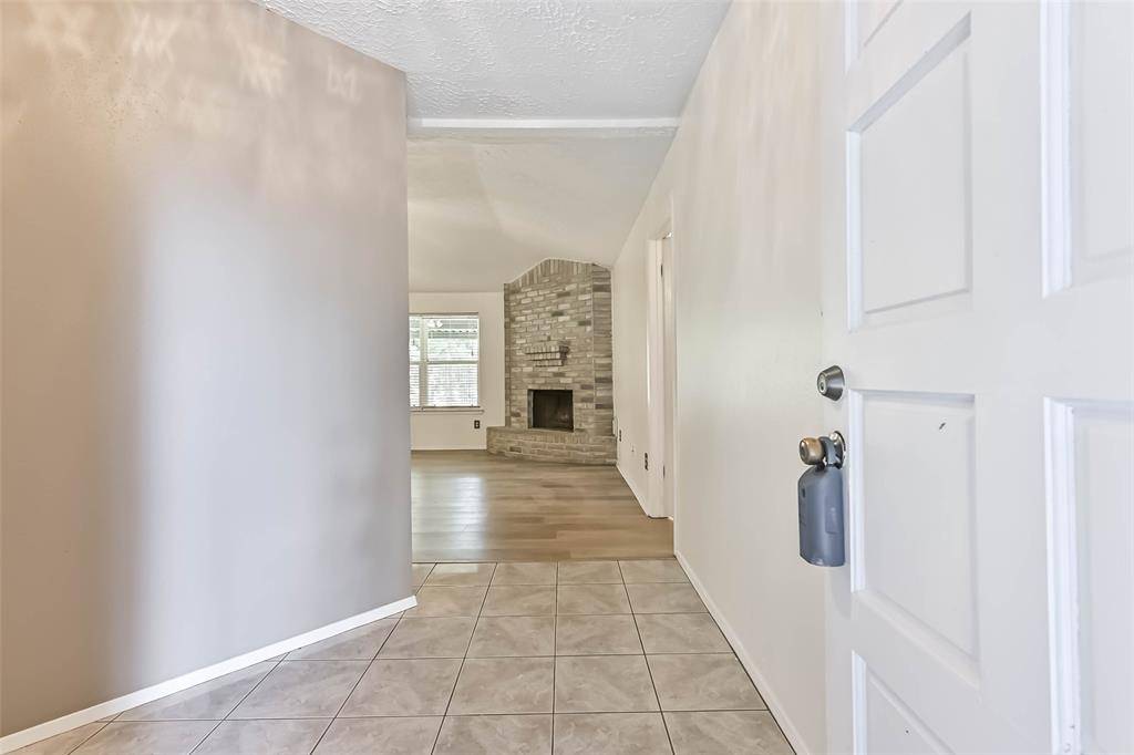 La Porte, TX 77571,3915 Rosemont DR