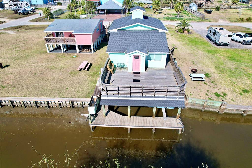 Crystal Beach, TX 77650,1104 MAYES