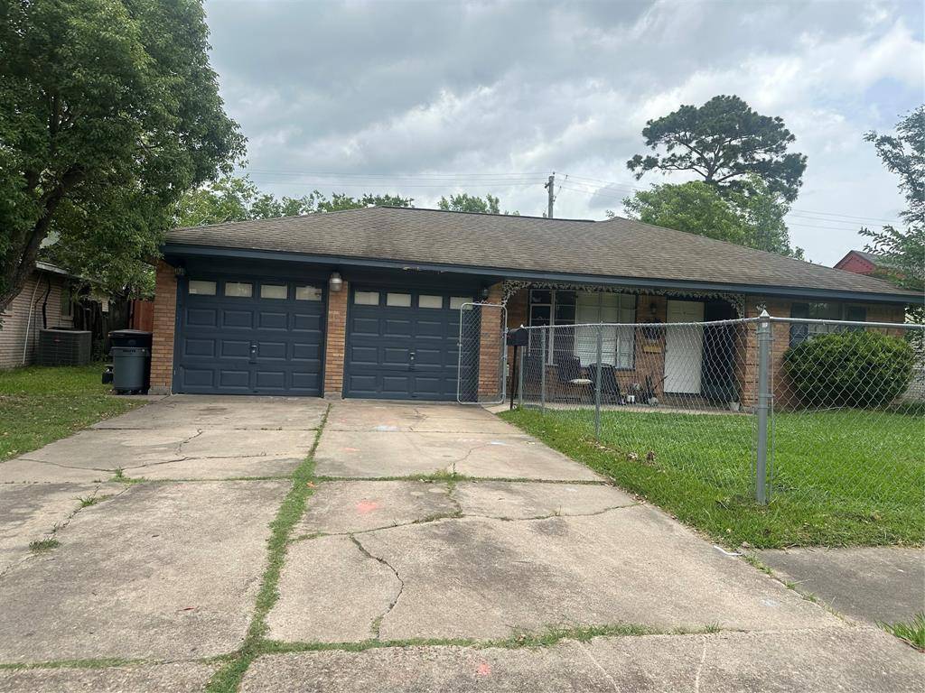 Houston, TX 77034,835 Eastlake ST