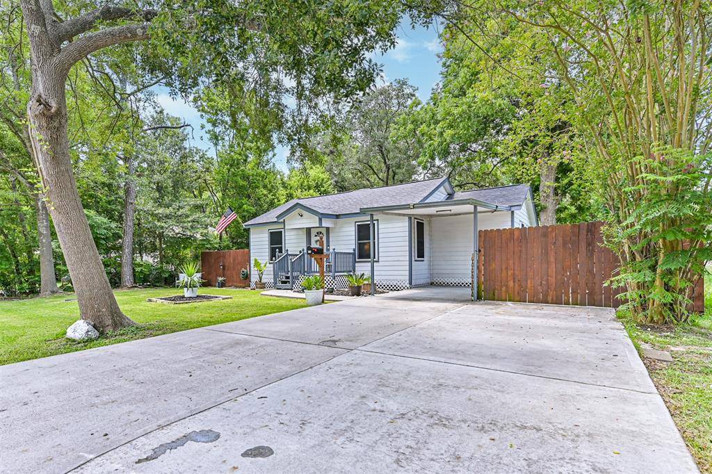 La Marque, TX 77568,615 Honeysuckle DR
