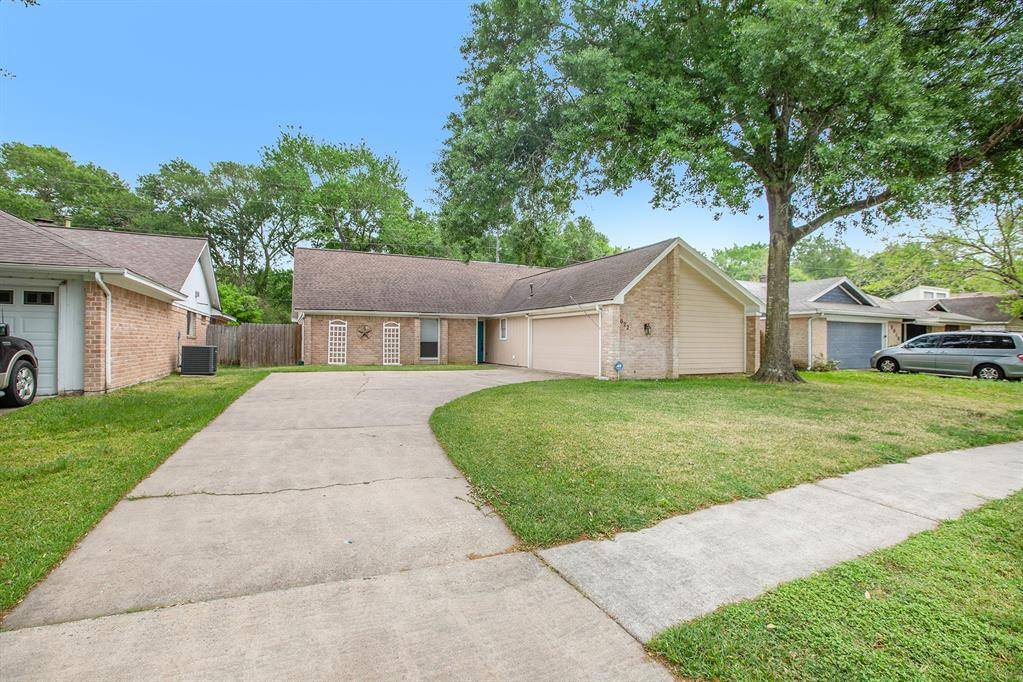 Houston, TX 77084,5022 Pine Cliff DR