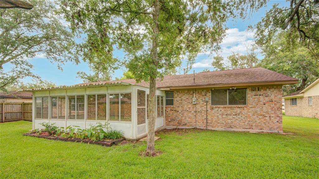 Lake Jackson, TX 77566,110 Spruce ST