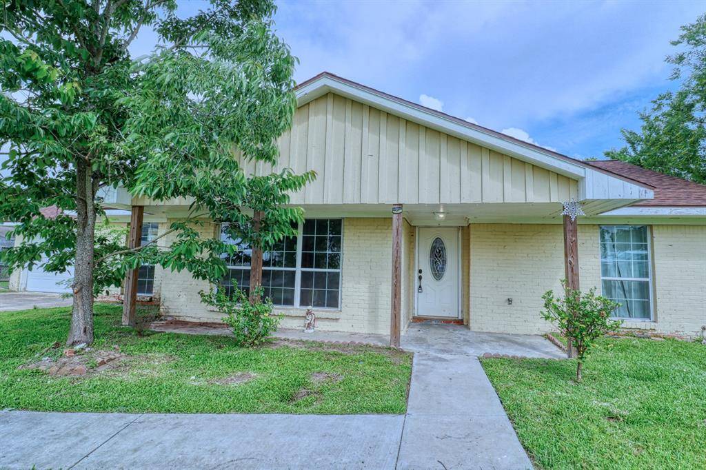 Baytown, TX 77520,511 S Burnett Dr