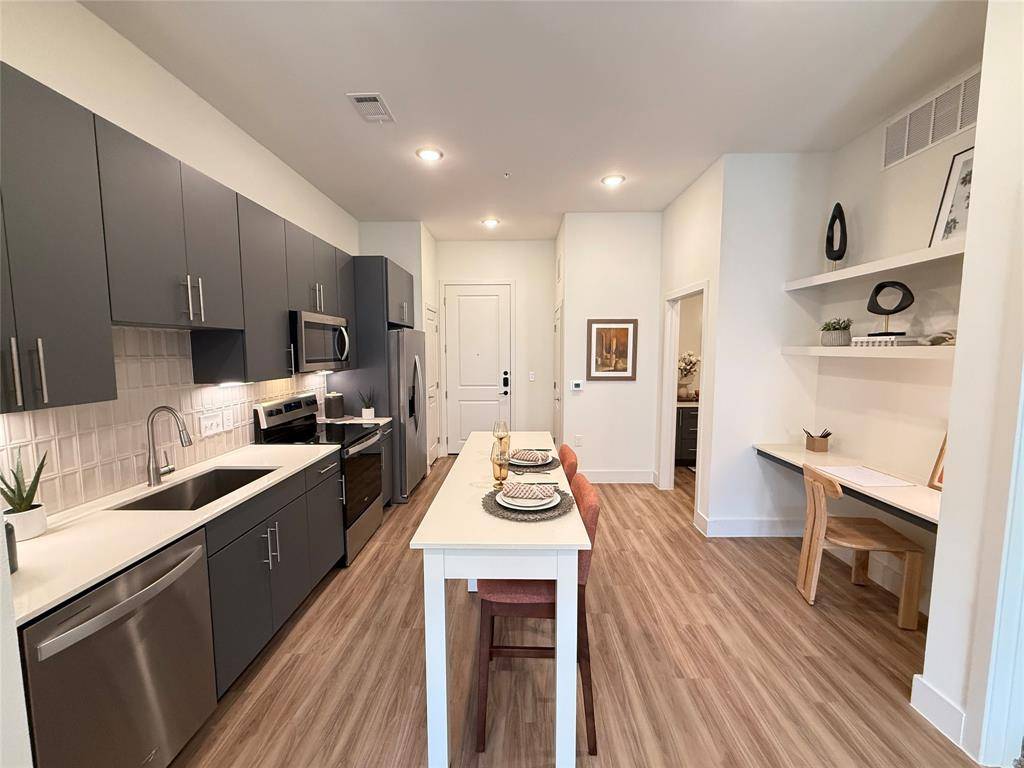 Houston, TX 77018,641 W Crosstimbers ST #706