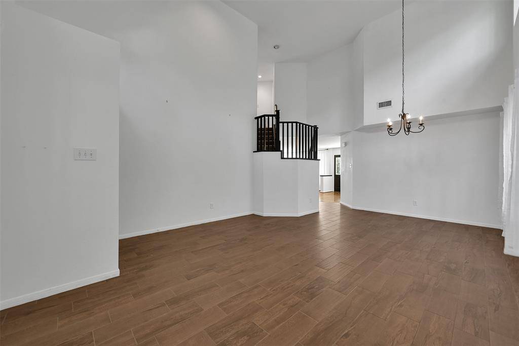 The Woodlands, TX 77382,7 E Gaslight PL