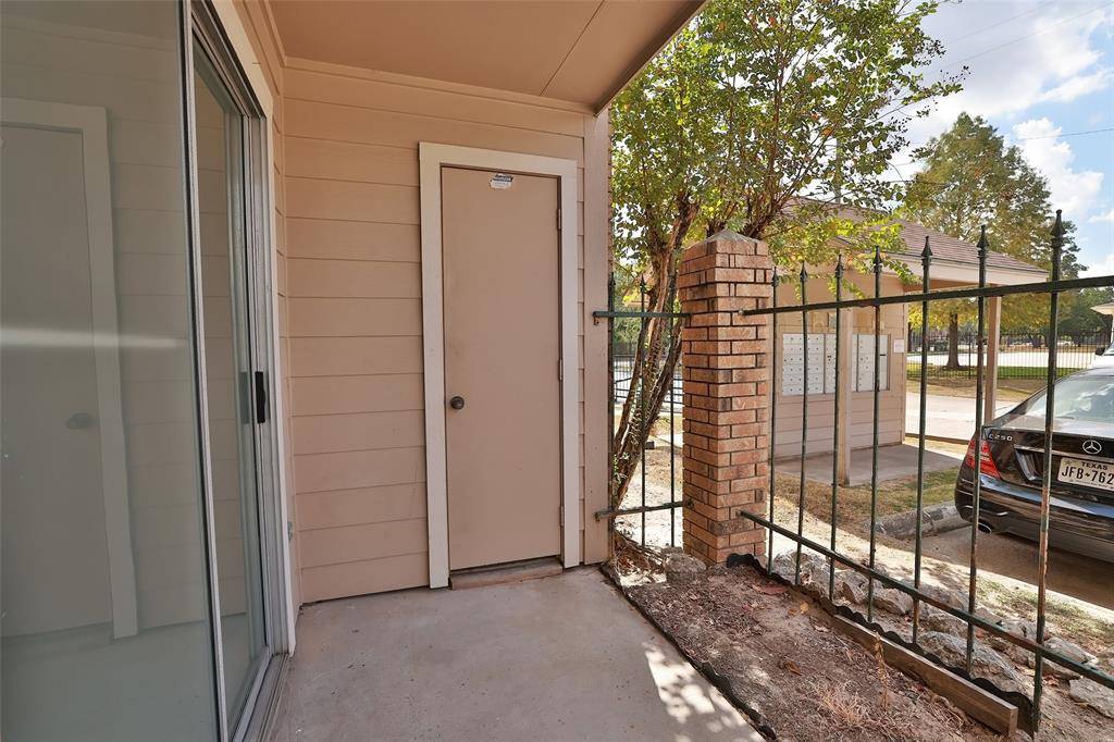 Houston, TX 77014,3770 Lovers Wood LN #603