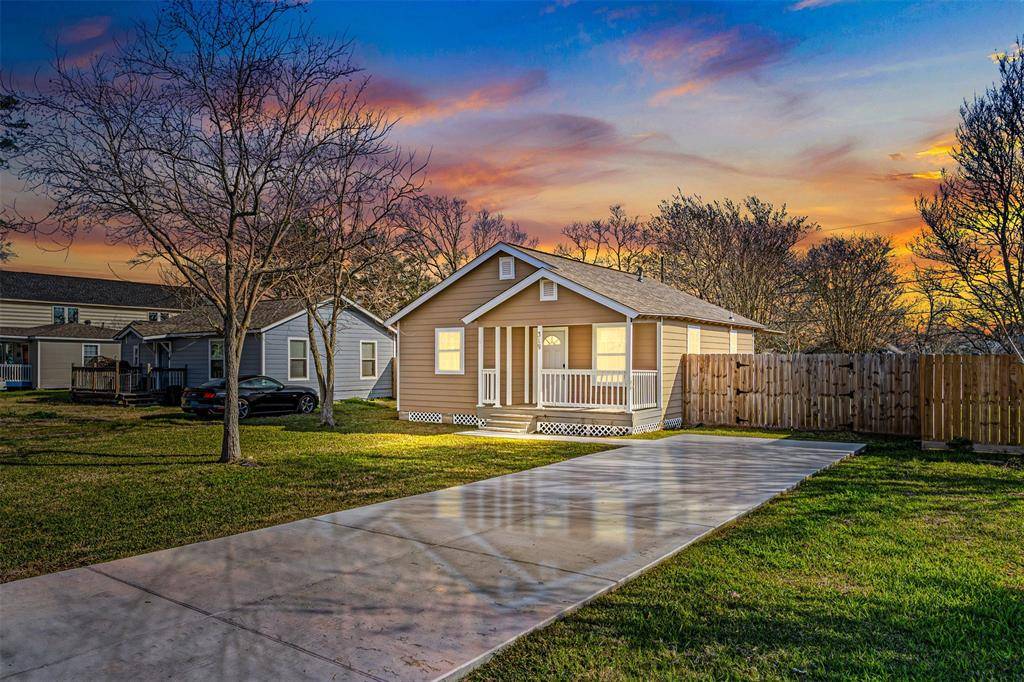La Porte, TX 77571,319 S Utah ST