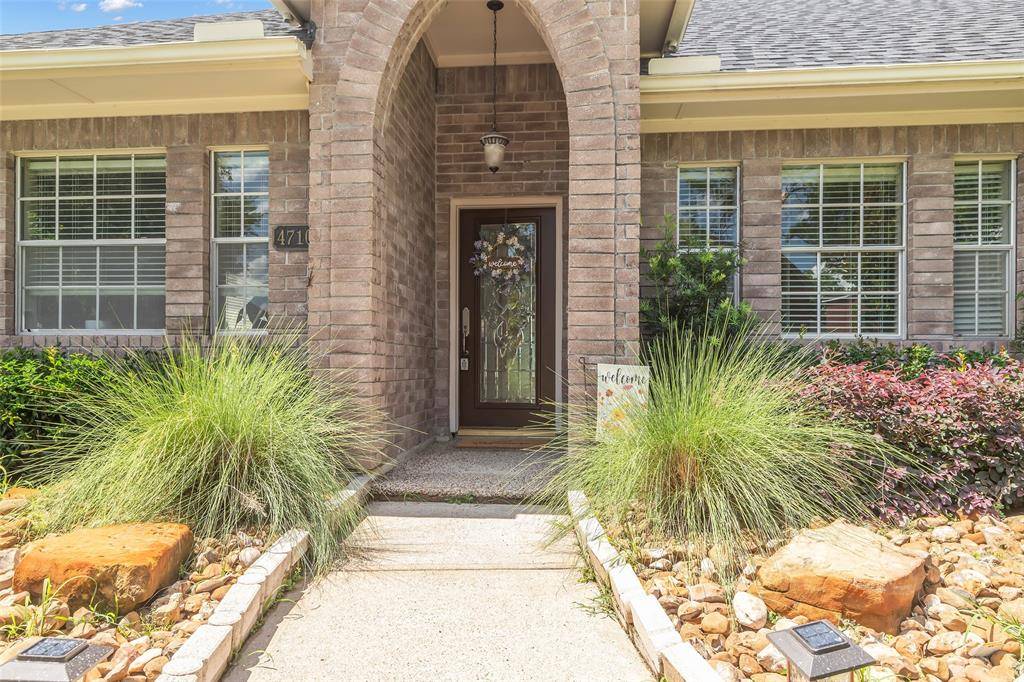 League City, TX 77573,4710 Broadmoor DR
