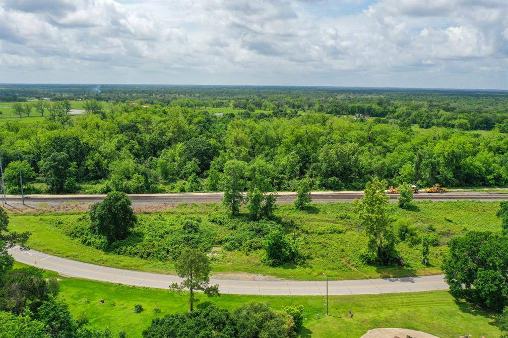 Sweeny, TX 77480,300 S Main ST