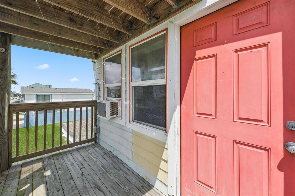 Hitchcock, TX 77563,94 Bayou Vista DR