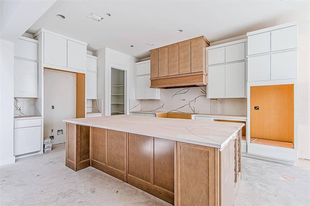 Houston, TX 77055,1502 Story ST