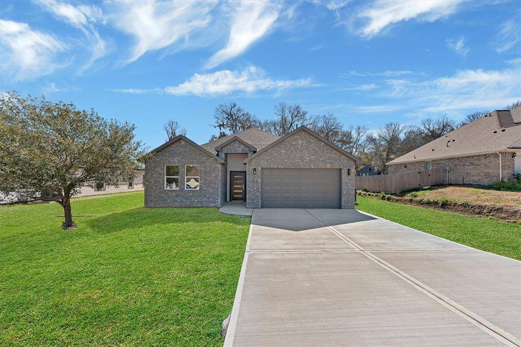 Montgomery, TX 77356,939 Lake View DR