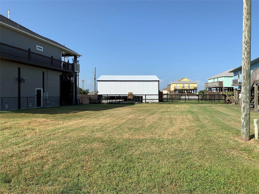 Crystal Beach, TX 77650,932 Eastview