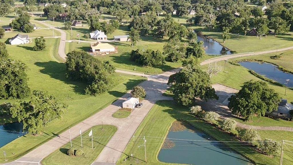 Angleton, TX 77515,260 Cattle Drive TRL