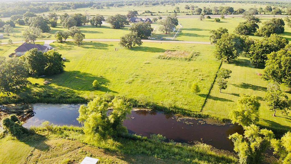 Angleton, TX 77515,260 Cattle Drive TRL