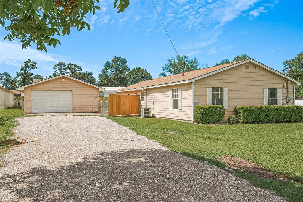Highlands, TX 77562,115 N 12th ST