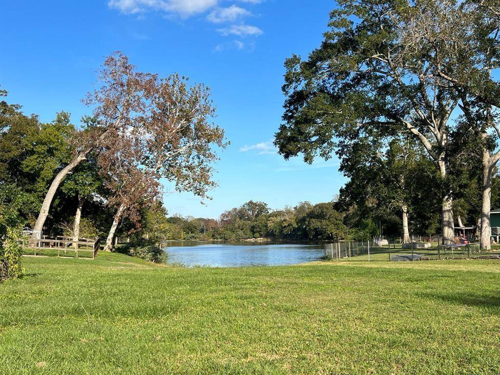 Holiday Lakes, TX 77515,00 Eskimo LN