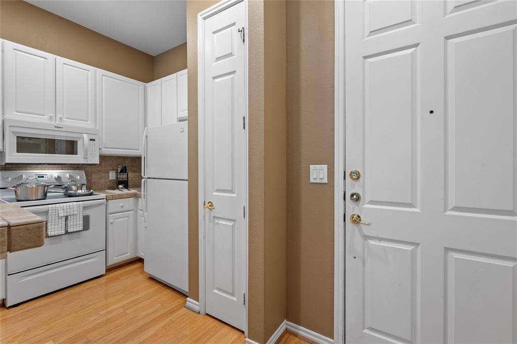 Houston, TX 77056,2400 Mccue RD #218