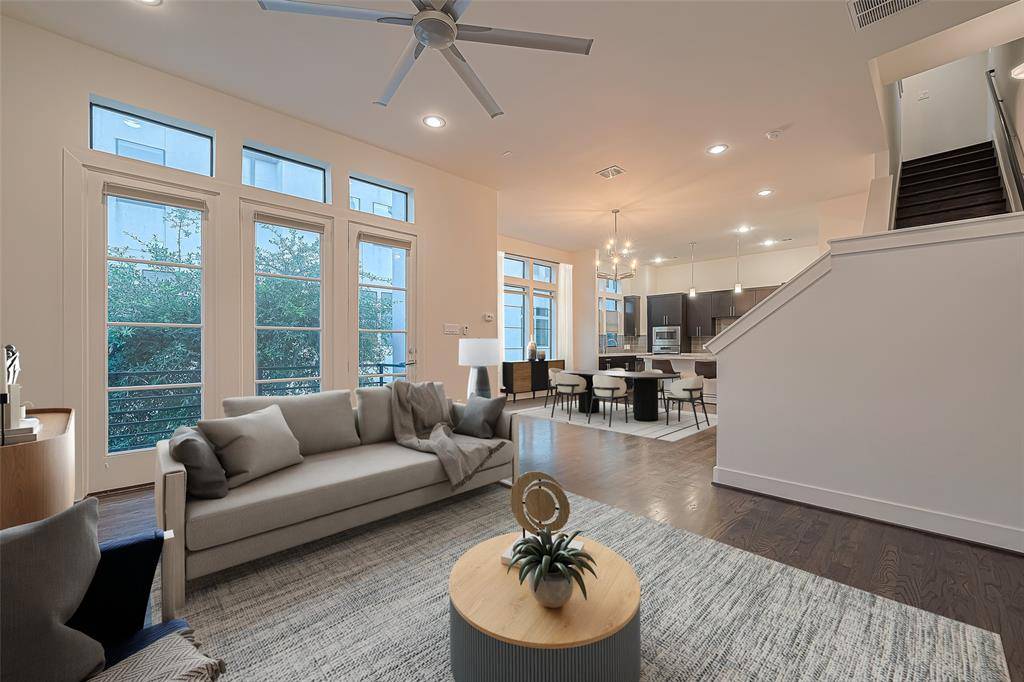 Houston, TX 77007,2205 Colorado ST
