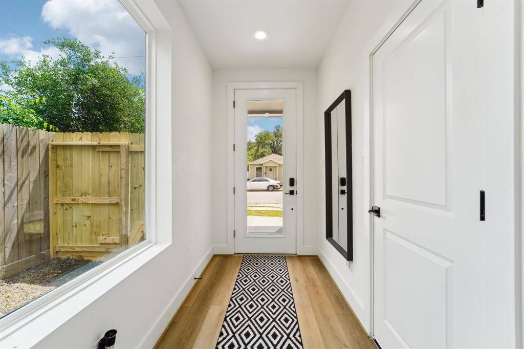 Houston, TX 77026,1807 Lee ST