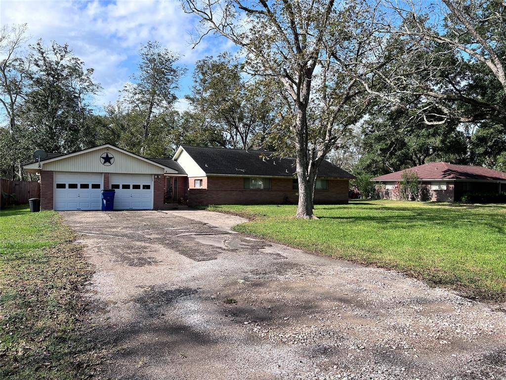 Sweeny, TX 77480,707 Maple ST