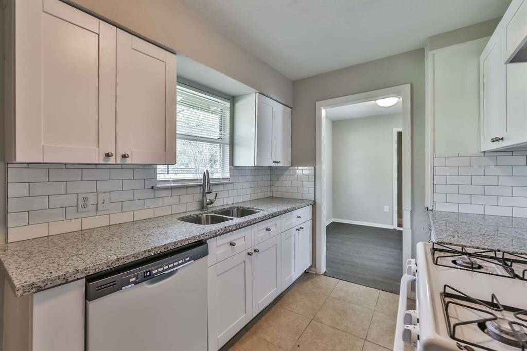 Houston, TX 77033,5712 Glenhurst DR