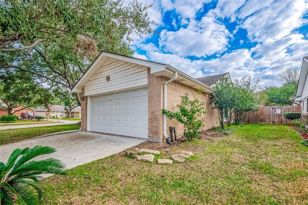 Pearland, TX 77584,903 Postwood LN