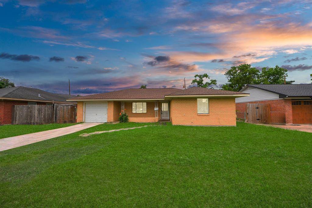 Houston, TX 77076,141 E Twickenham TRL