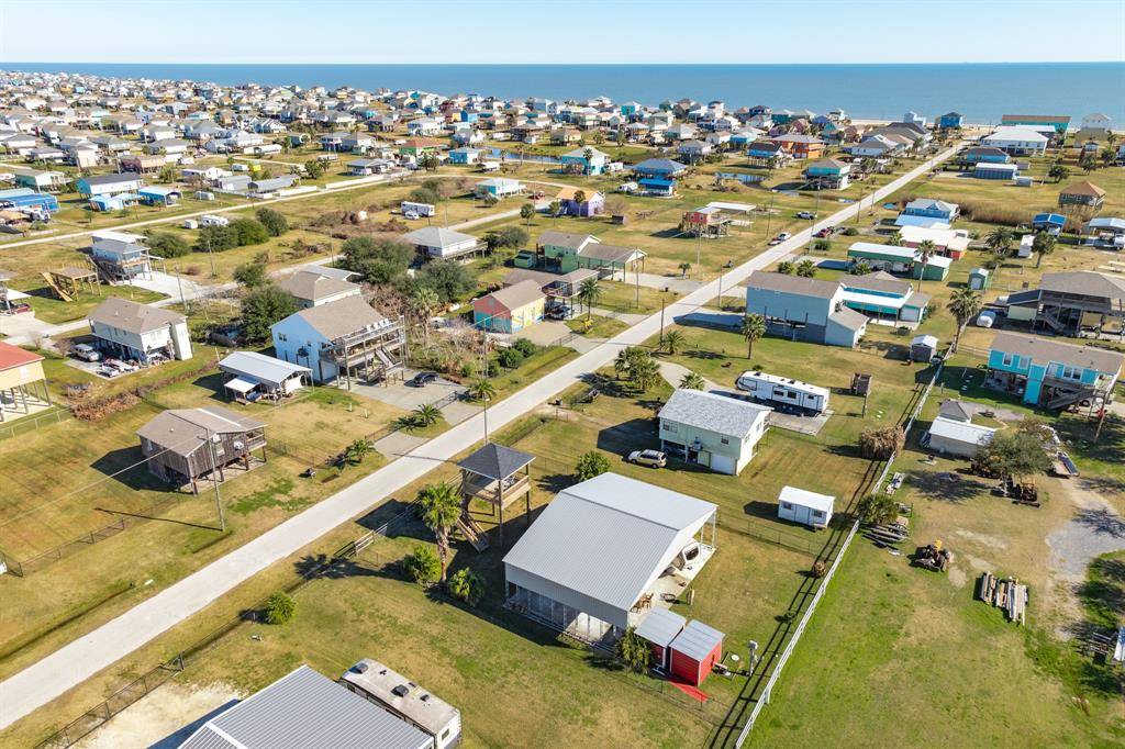 Crystal Beach, TX 77650,951 & 953 Kahla DR