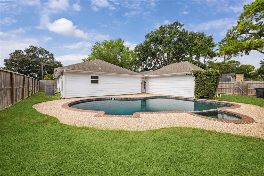 Houston, TX 77043,2902 Triway LN