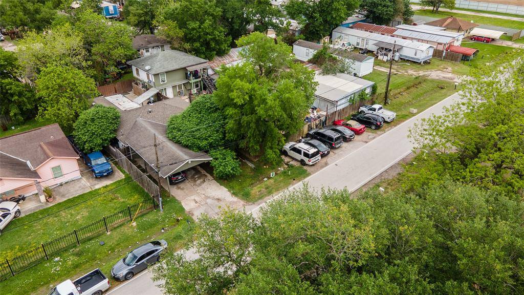 Houston, TX 77015,13809 Hershe ST