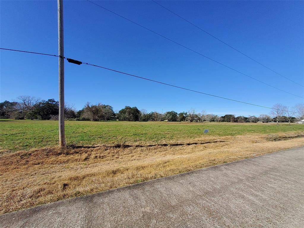 Angleton, TX 77515,626 Mill RD