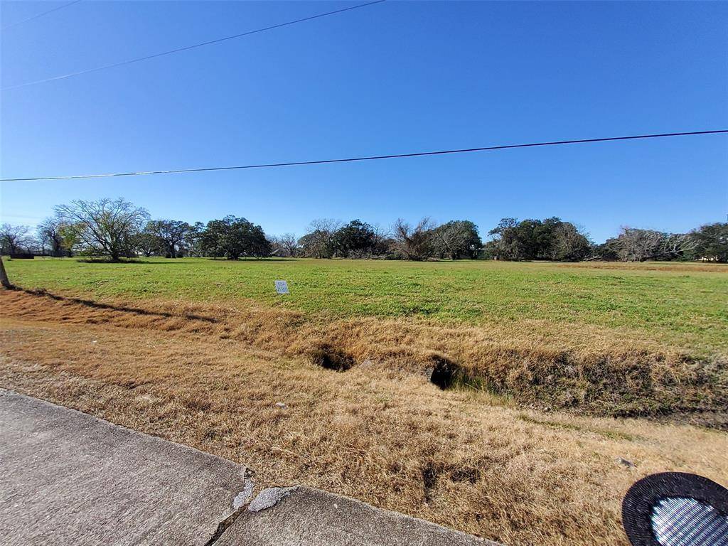 Angleton, TX 77515,626 Mill RD