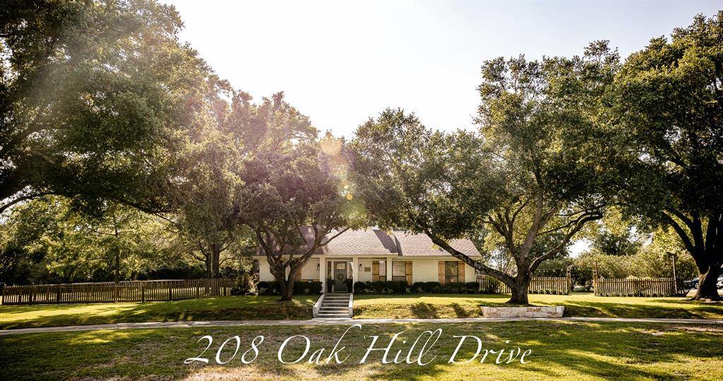 Brenham, TX 77833,208 Oak Hill DR