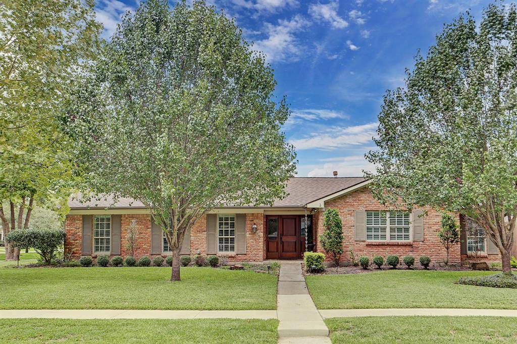 Houston, TX 77063,7726 Meadowglen LN