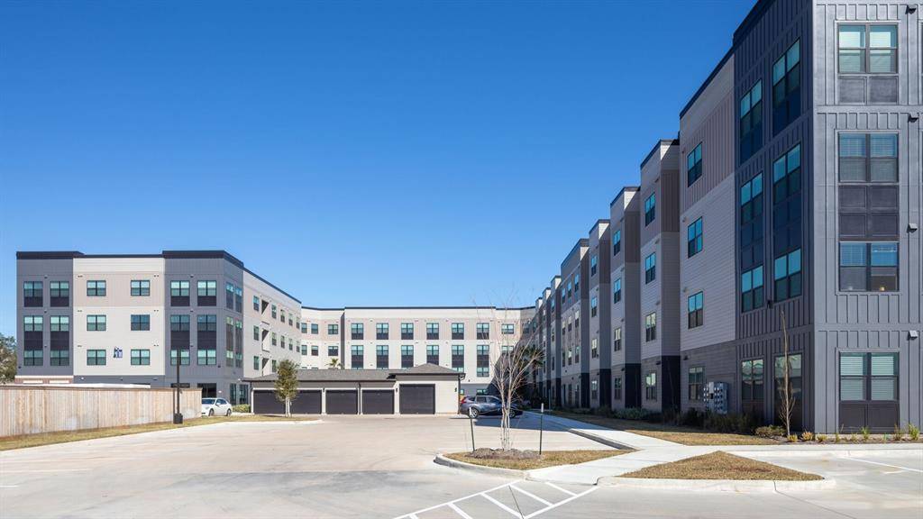 Houston, TX 77055,1148 Silber RD #2435